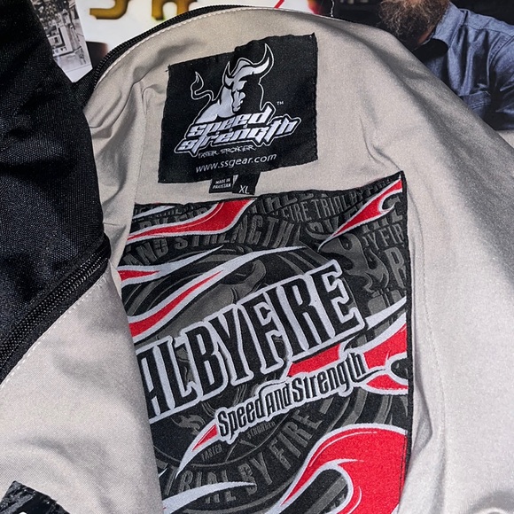 🏍 🛡 🏍• Speed & Strength x Mad Dash Vibes• 🛡🏍🛡 - Picture 2 of 16